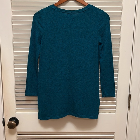 Old Navy Long Sleeved Sweater in Deep Teal/ Black Fabric - Picture 7 of 11